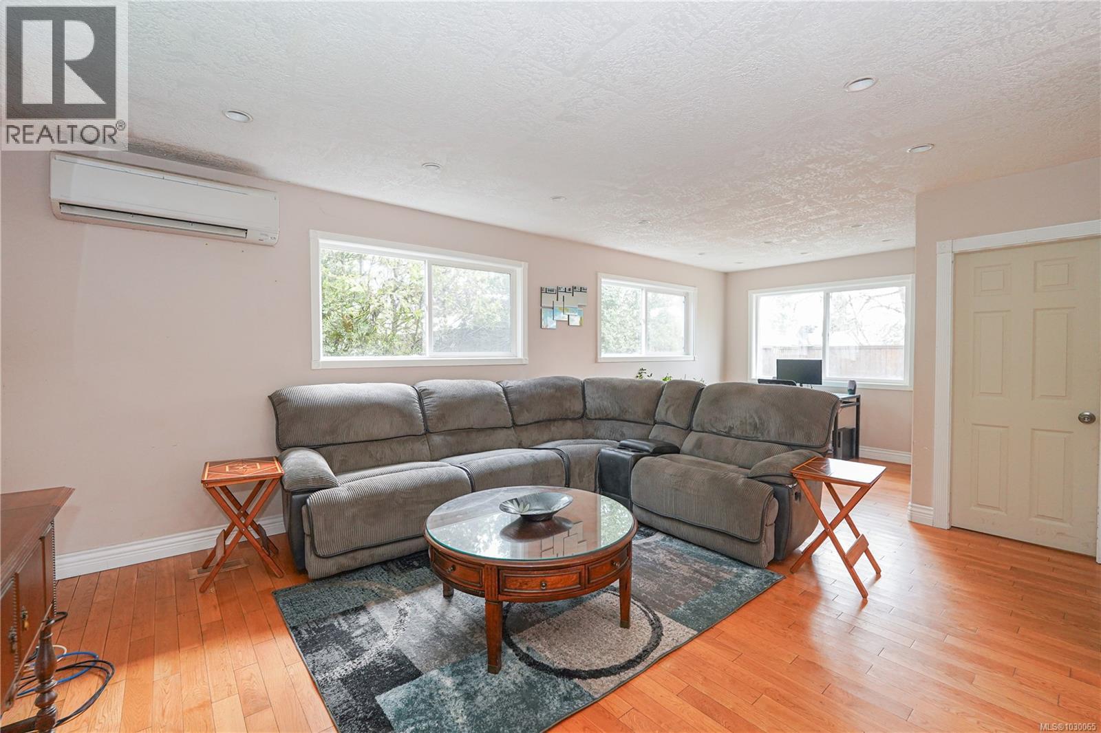 1009 LINDA LANE - 11