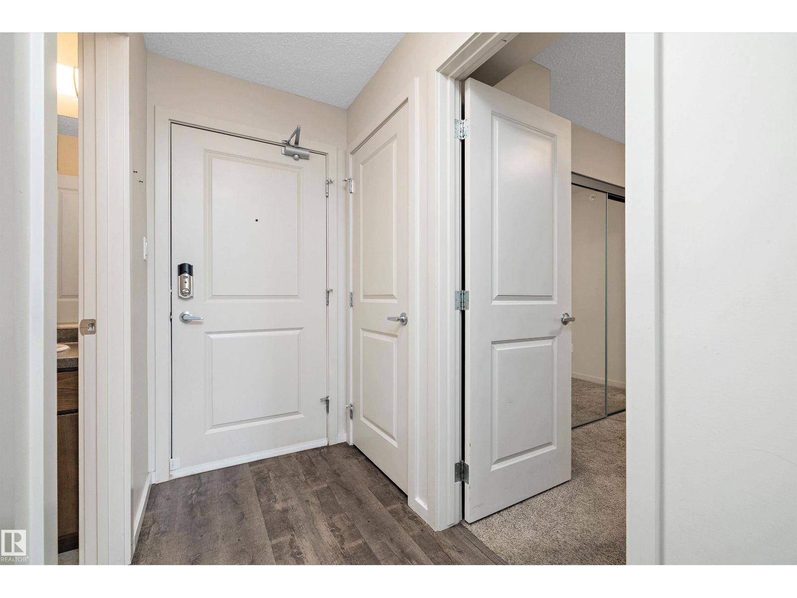 #414 5404 7 Ave SW - 3
