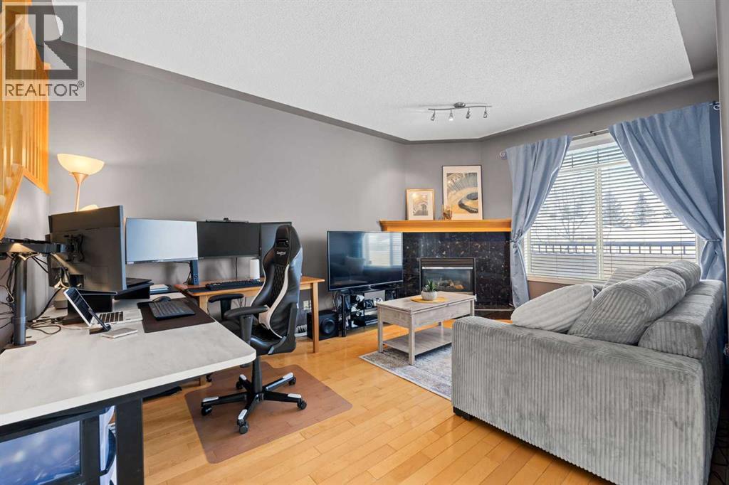 Single Family House for Sale in  Sierra Morena Landing SW Signal Hill Calgary 