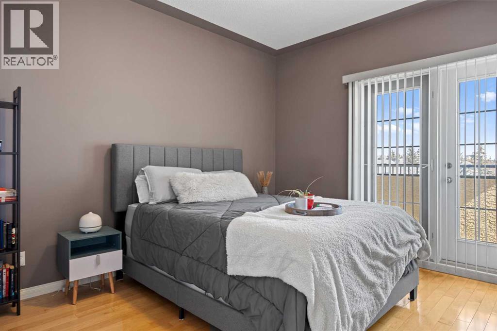 Single Family House for Sale in  Sierra Morena Landing SW Signal Hill Calgary 