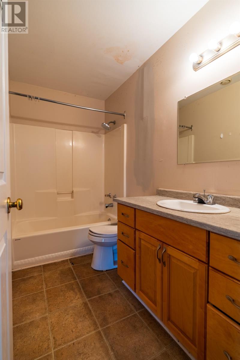 #202 11 BROWNS COURT - 10