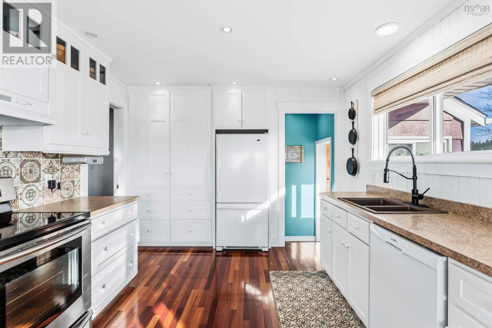 Property 24 of 47 of 93 Across the Meadow Road