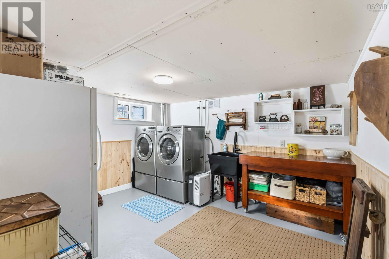 Property 17 of 47 of 93 Across the Meadow Road