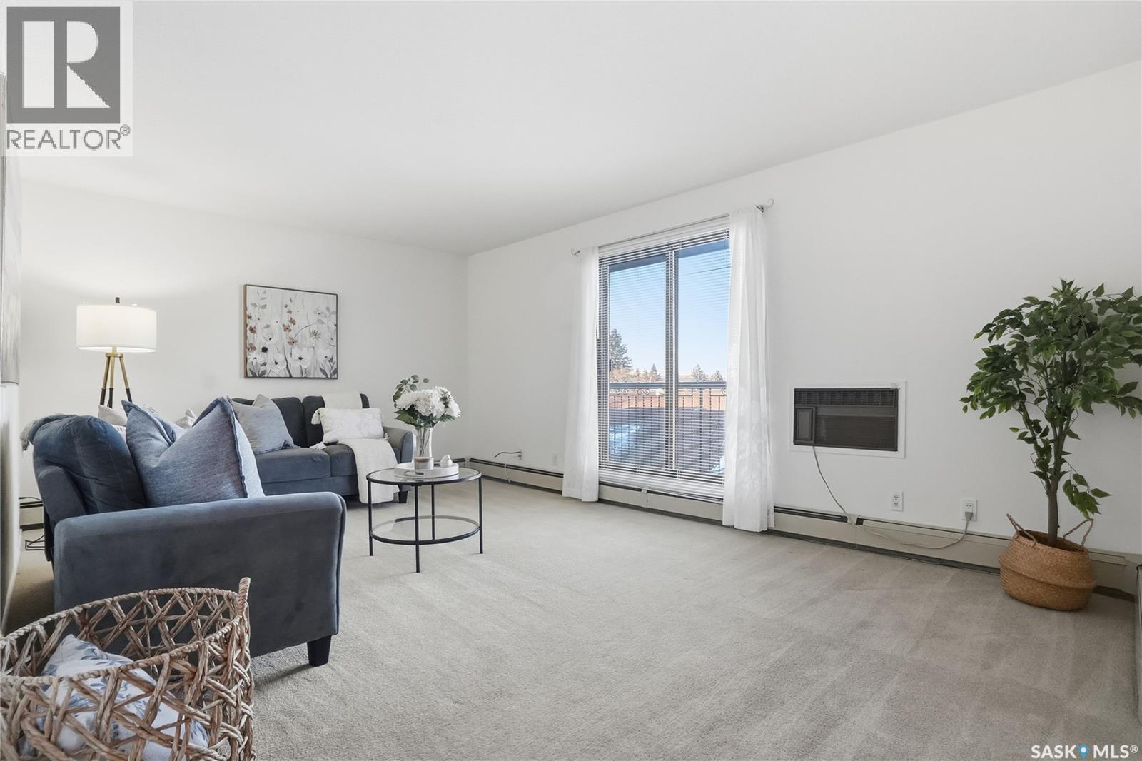 #206 3130 LOUISE STREET - 19