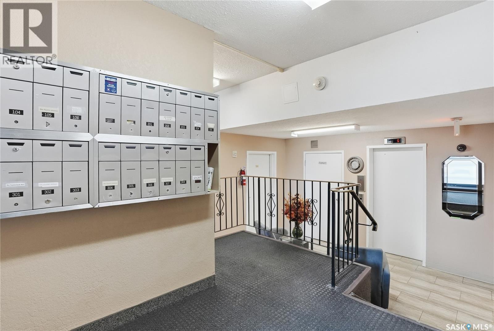 #206 3130 LOUISE STREET - 40