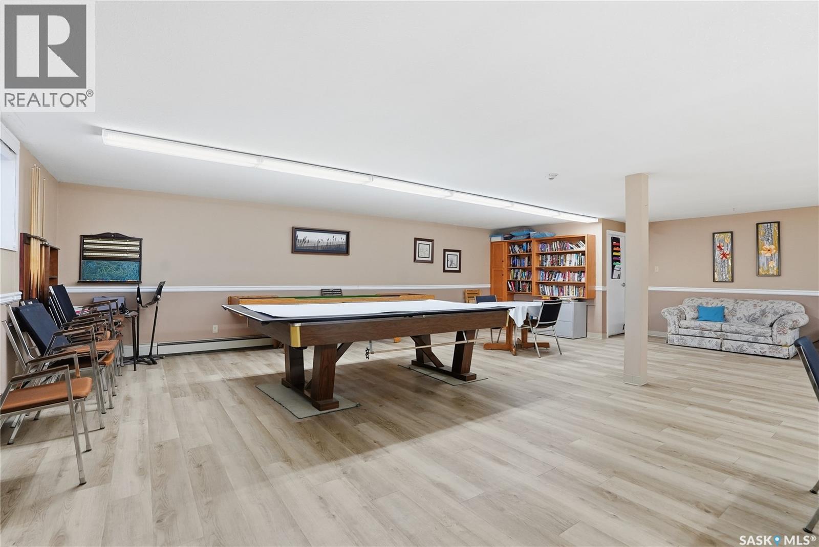 #206 3130 LOUISE STREET - 43