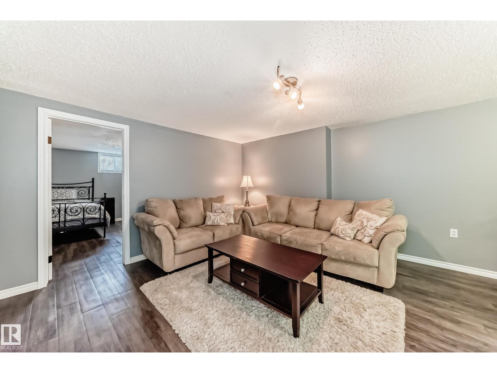 10860 147 ST NW, Edmonton