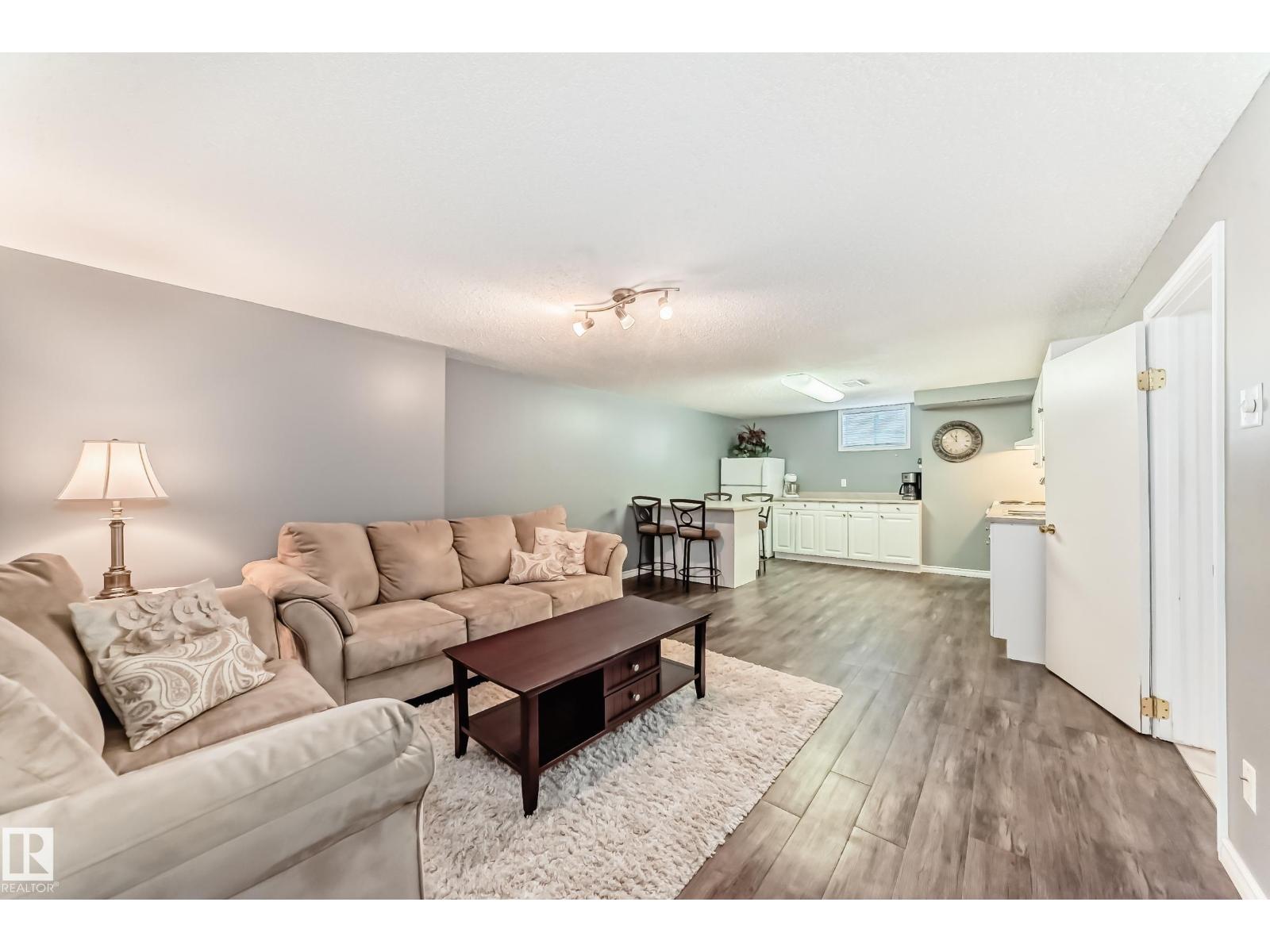 10860 147 ST NW, Edmonton