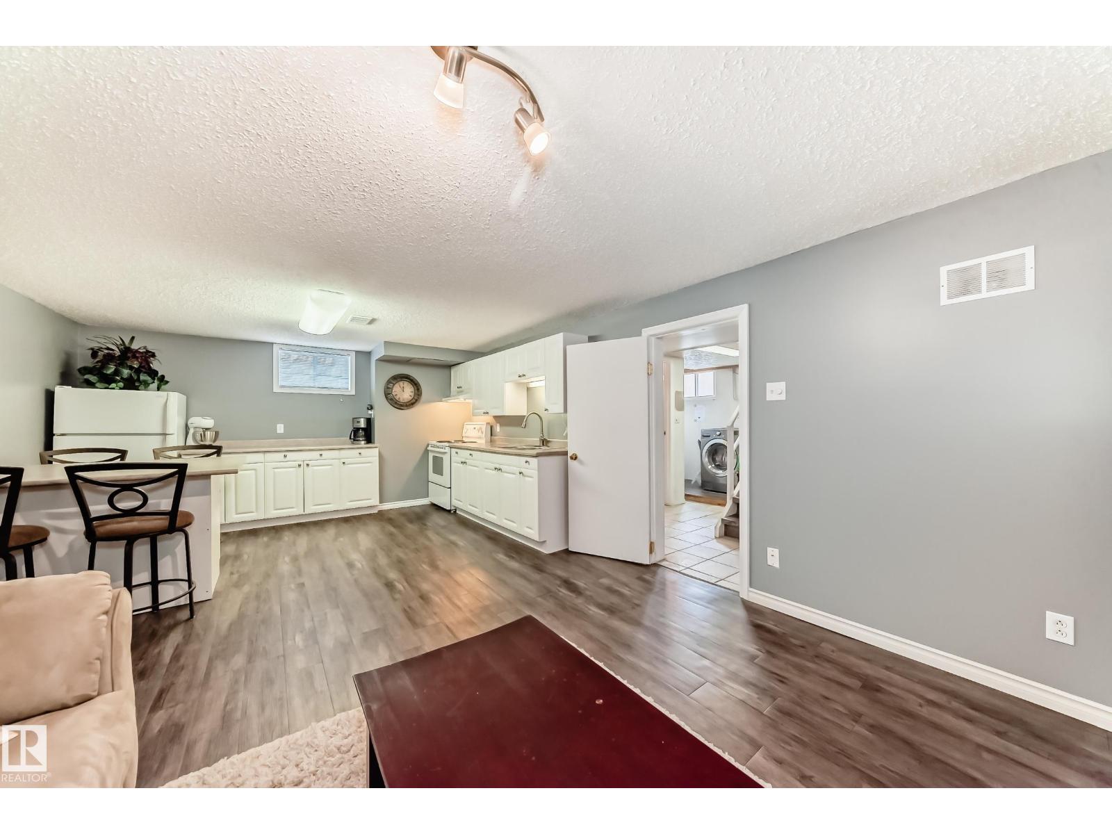 10860 147 ST NW, Edmonton