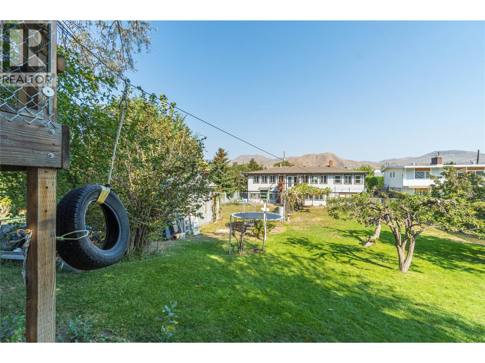 2215 BARBARA AVENUE - 11