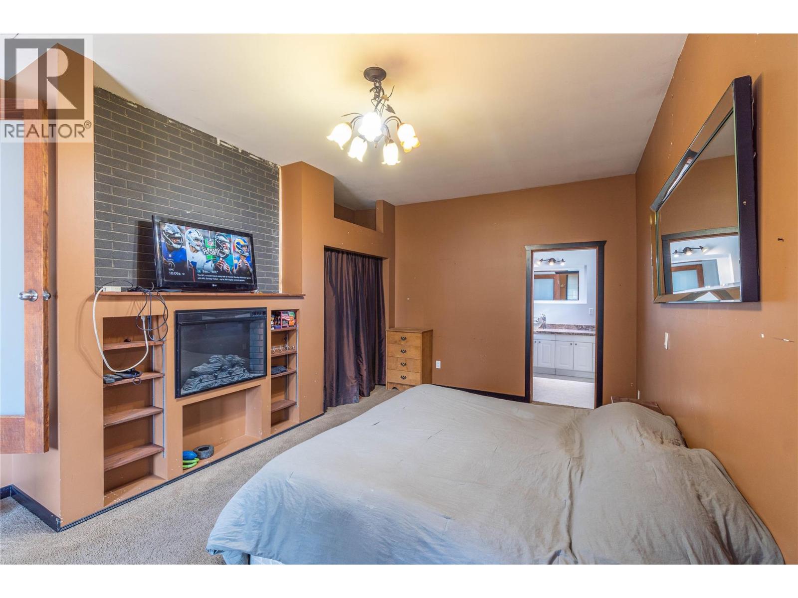 2215 BARBARA AVENUE - 8