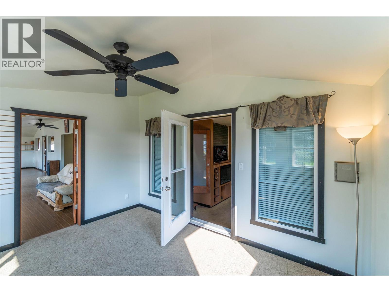 2215 BARBARA AVENUE - 25