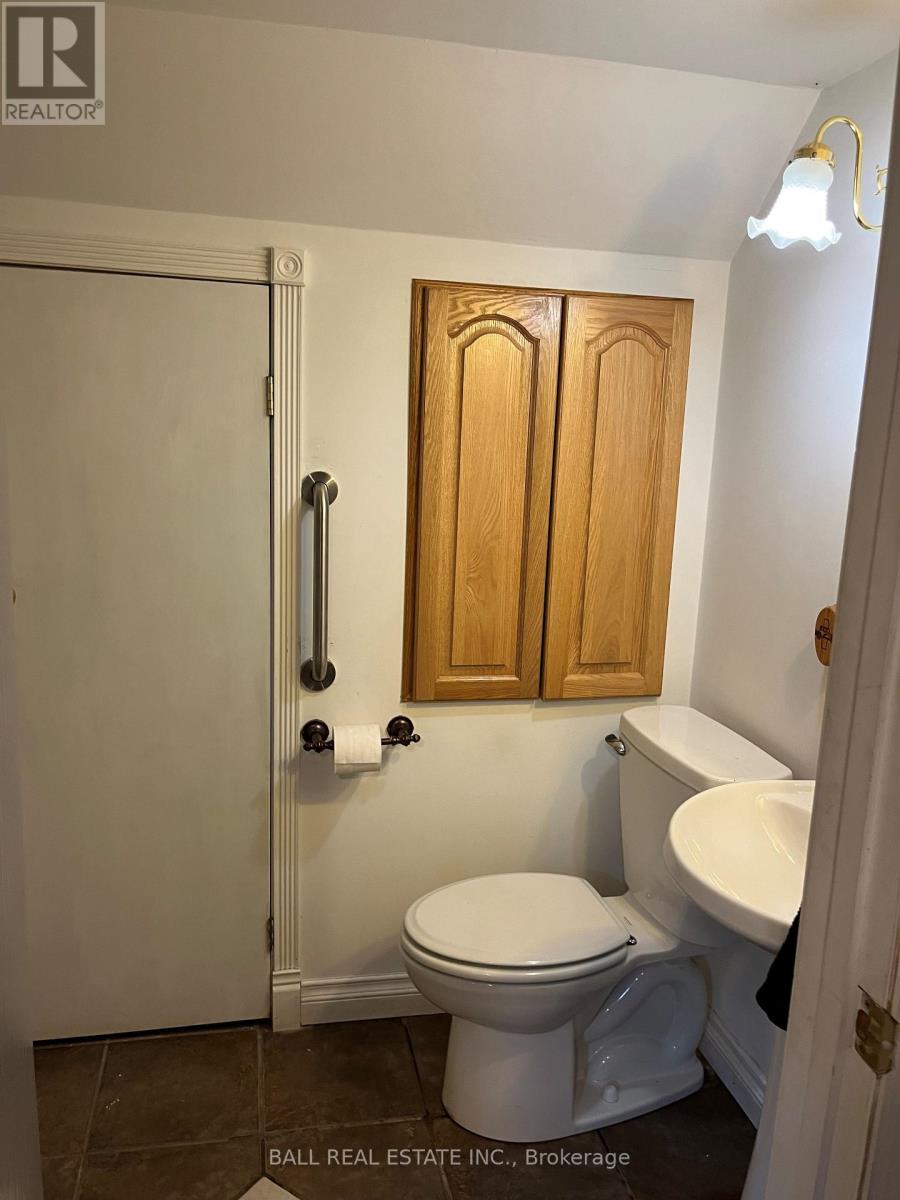 8 CHURCH LANE - 13