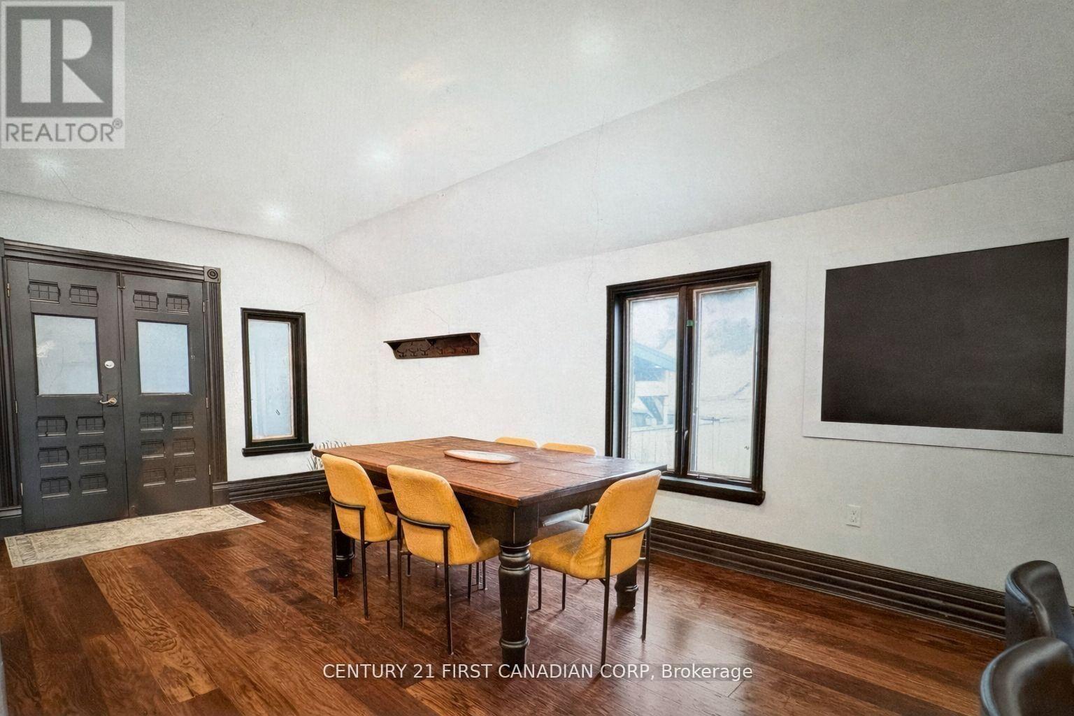 18 COLBORNE STREET Property Photo
