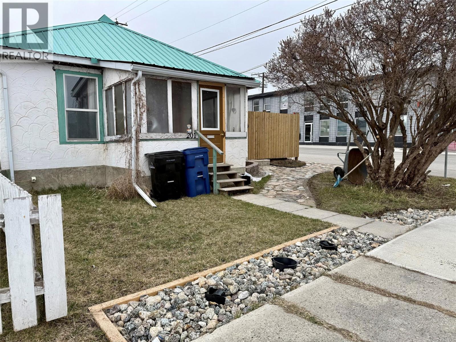 201 6th Avenue S, Cranbrook