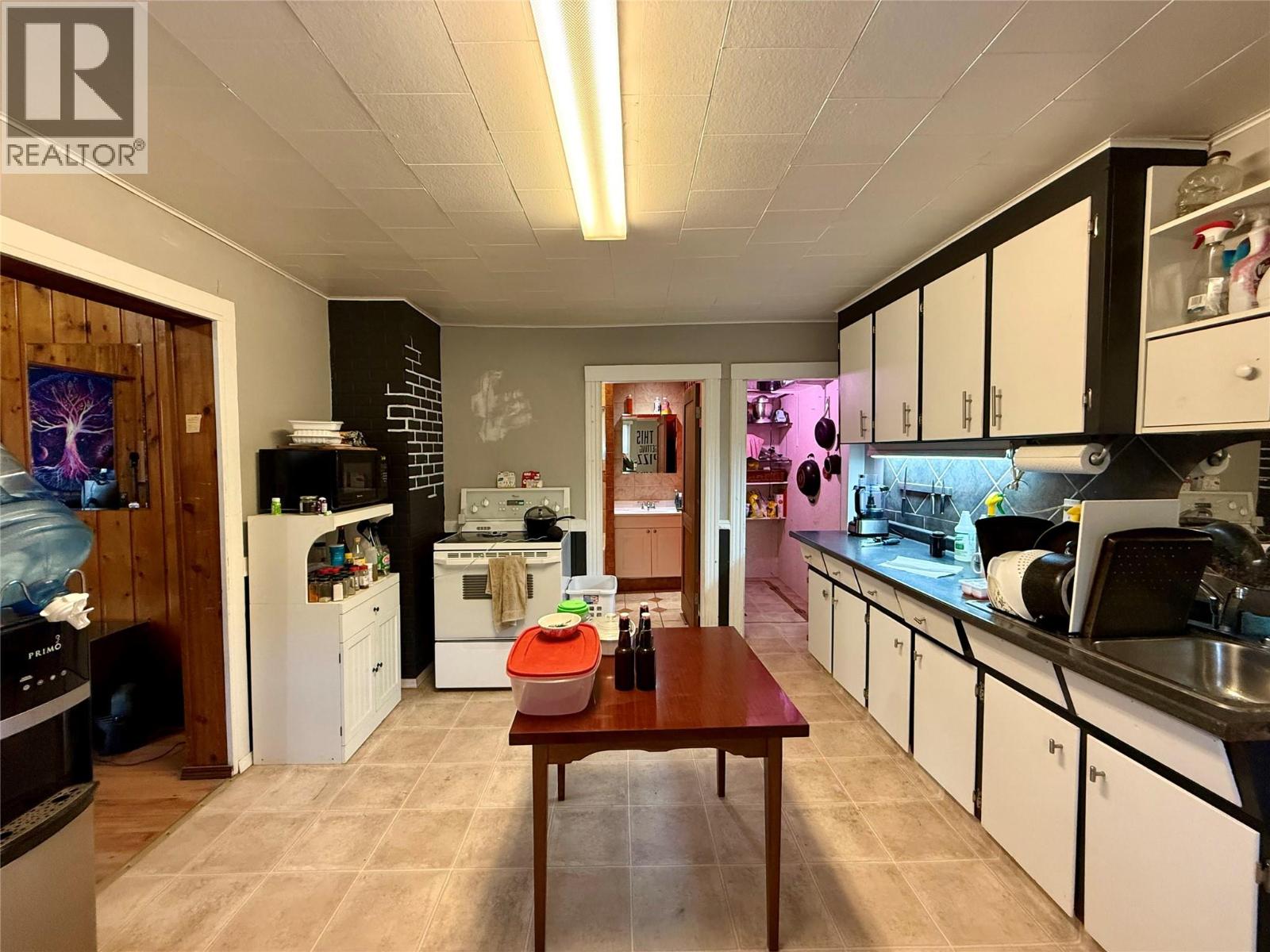 201 6th Avenue S, Cranbrook