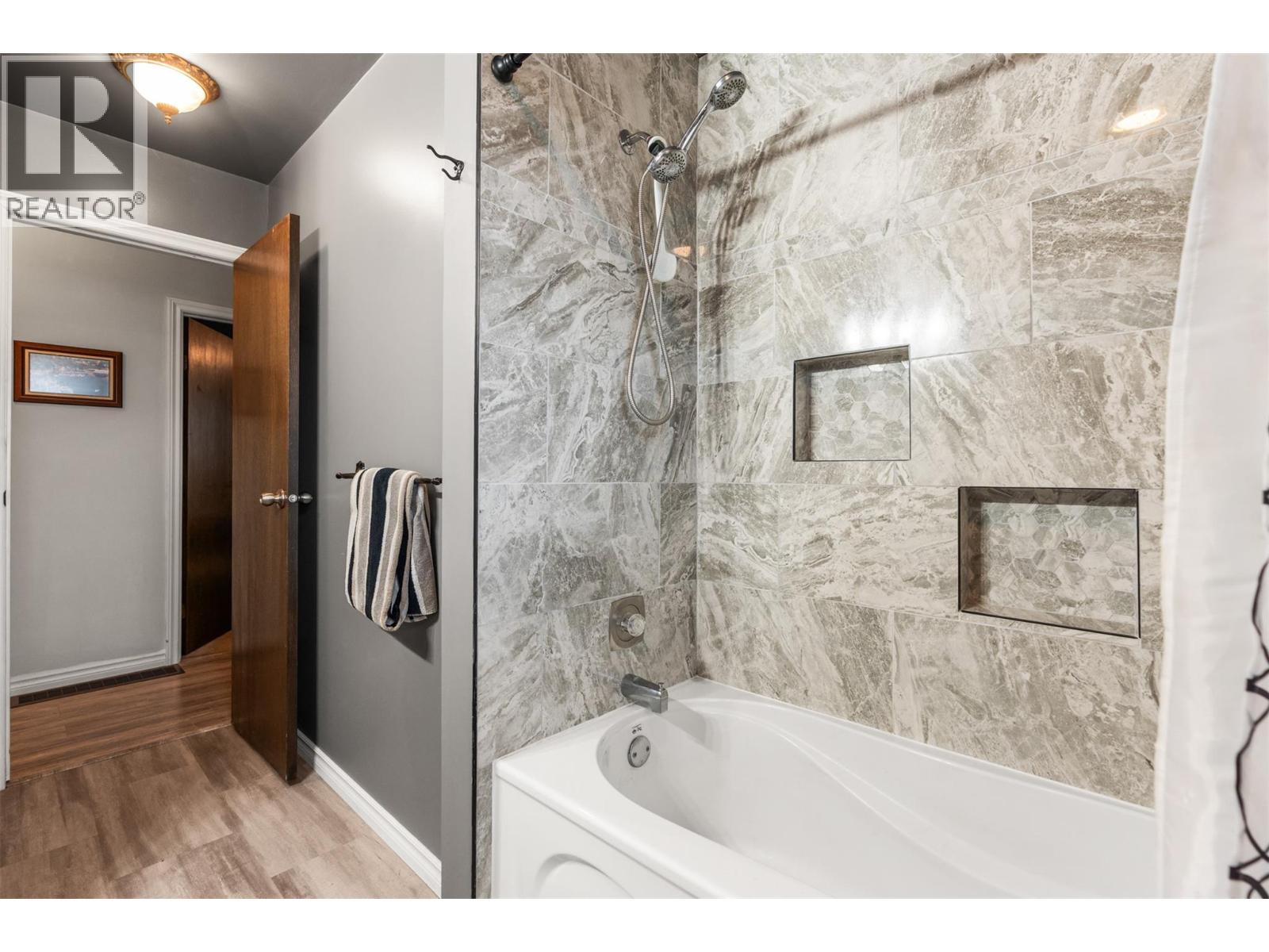 721 Granville Avenue - 21