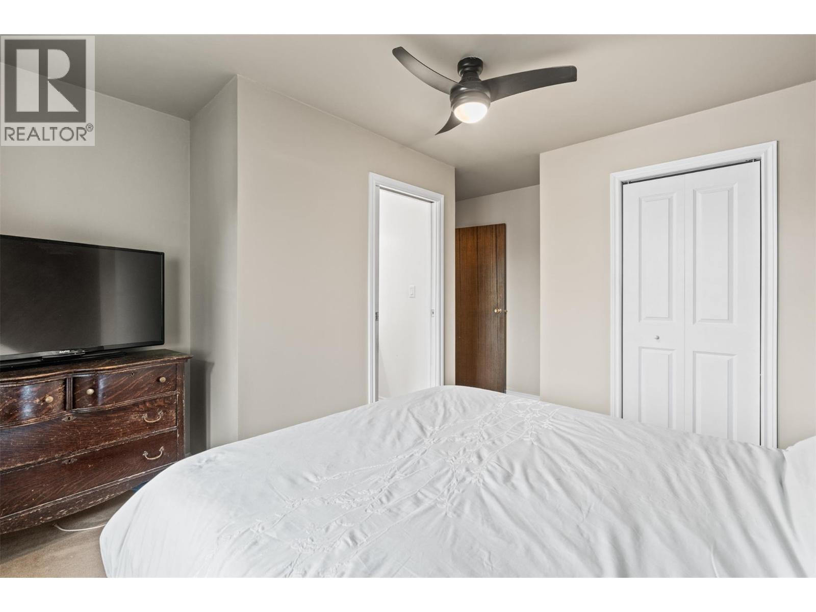 721 Granville Avenue - 23