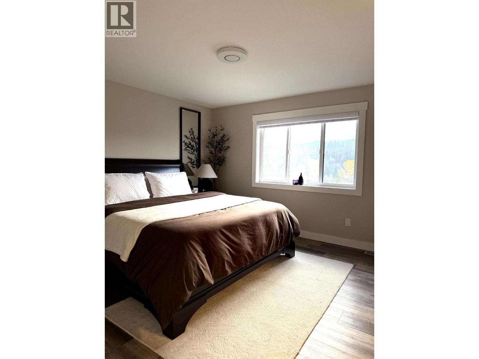 106 Abbey Road, Princeton