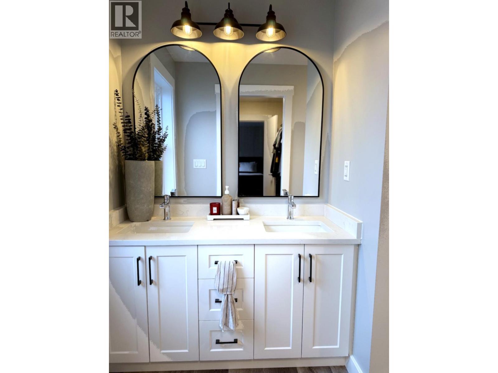 106 Abbey Road, Princeton