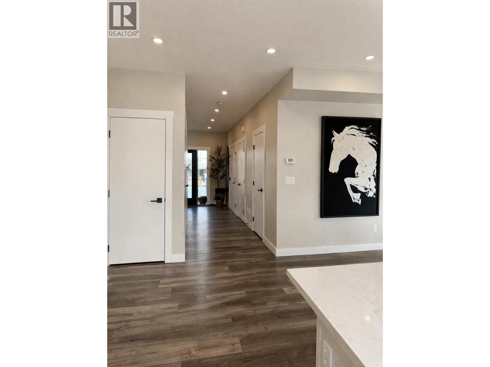 106 Abbey Road, Princeton