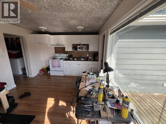 5375 EARL STREET, Texada Island