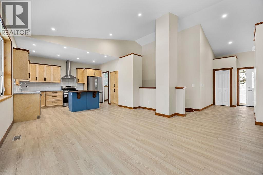 766 Balsam Road - 13