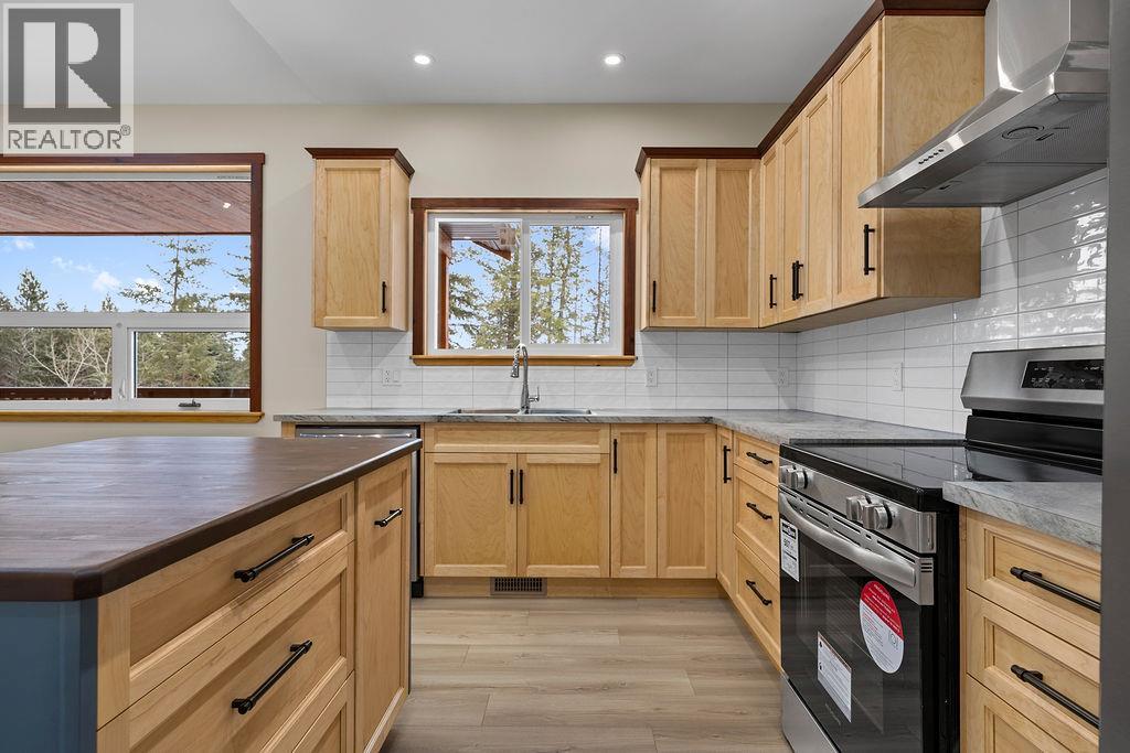 766 BALSAM ROAD - 16