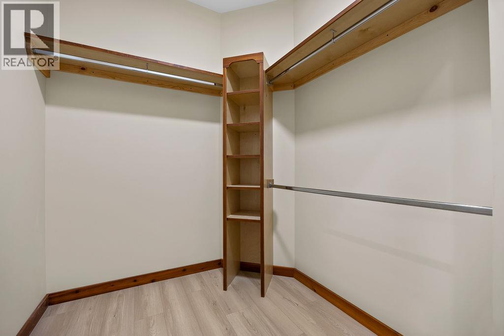 766 Balsam Road - 25