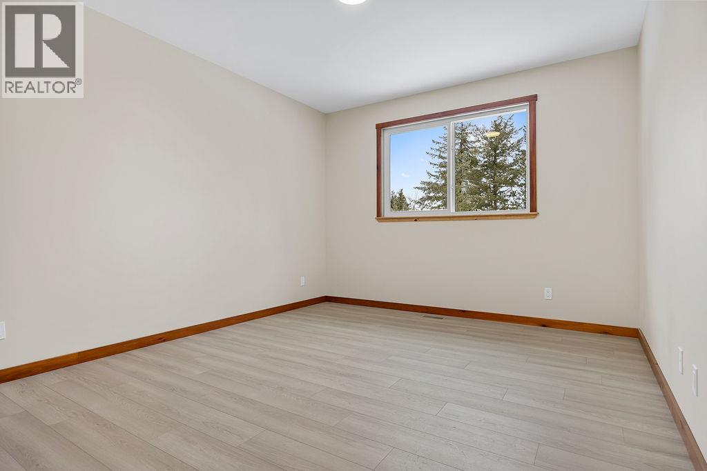 766 BALSAM ROAD - 20