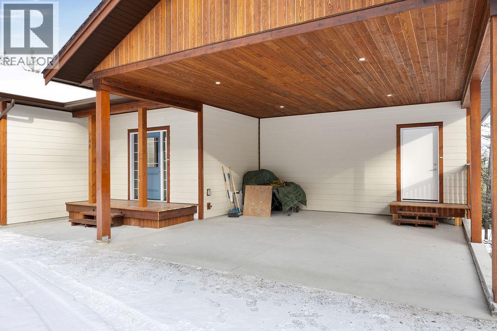 766 BALSAM ROAD - 36