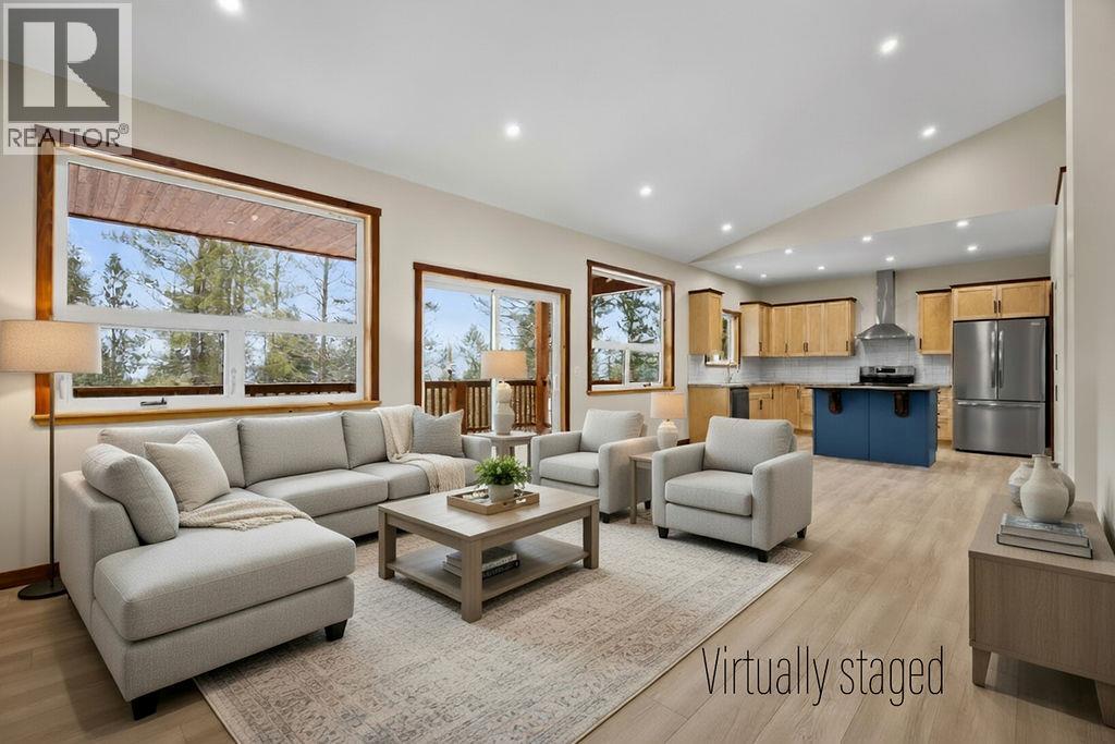 766 Balsam Road - 4