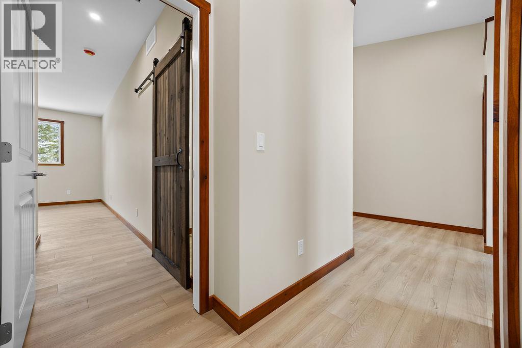 766 BALSAM ROAD - 26