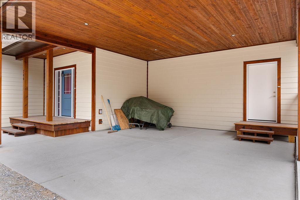 766 Balsam Road - 46