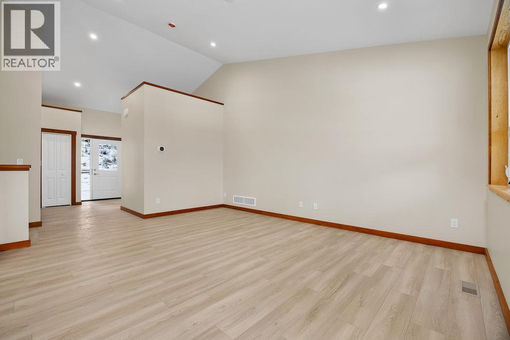 766 Balsam Road - 17