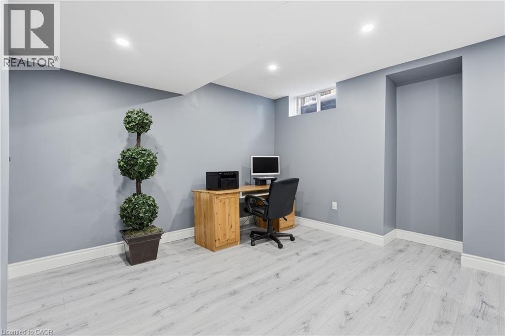 3071 JENN Avenue, Burlington, Ontario, L7M0C7 — Photo 46