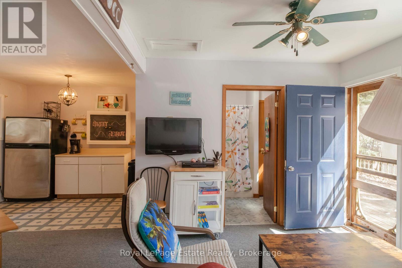 49 THOMPSON AVENUE - 14