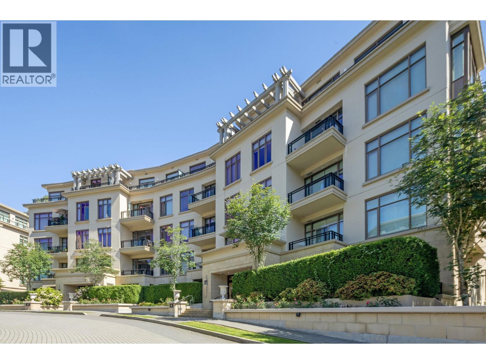 300 568 WATERS EDGE Crescent - main photo