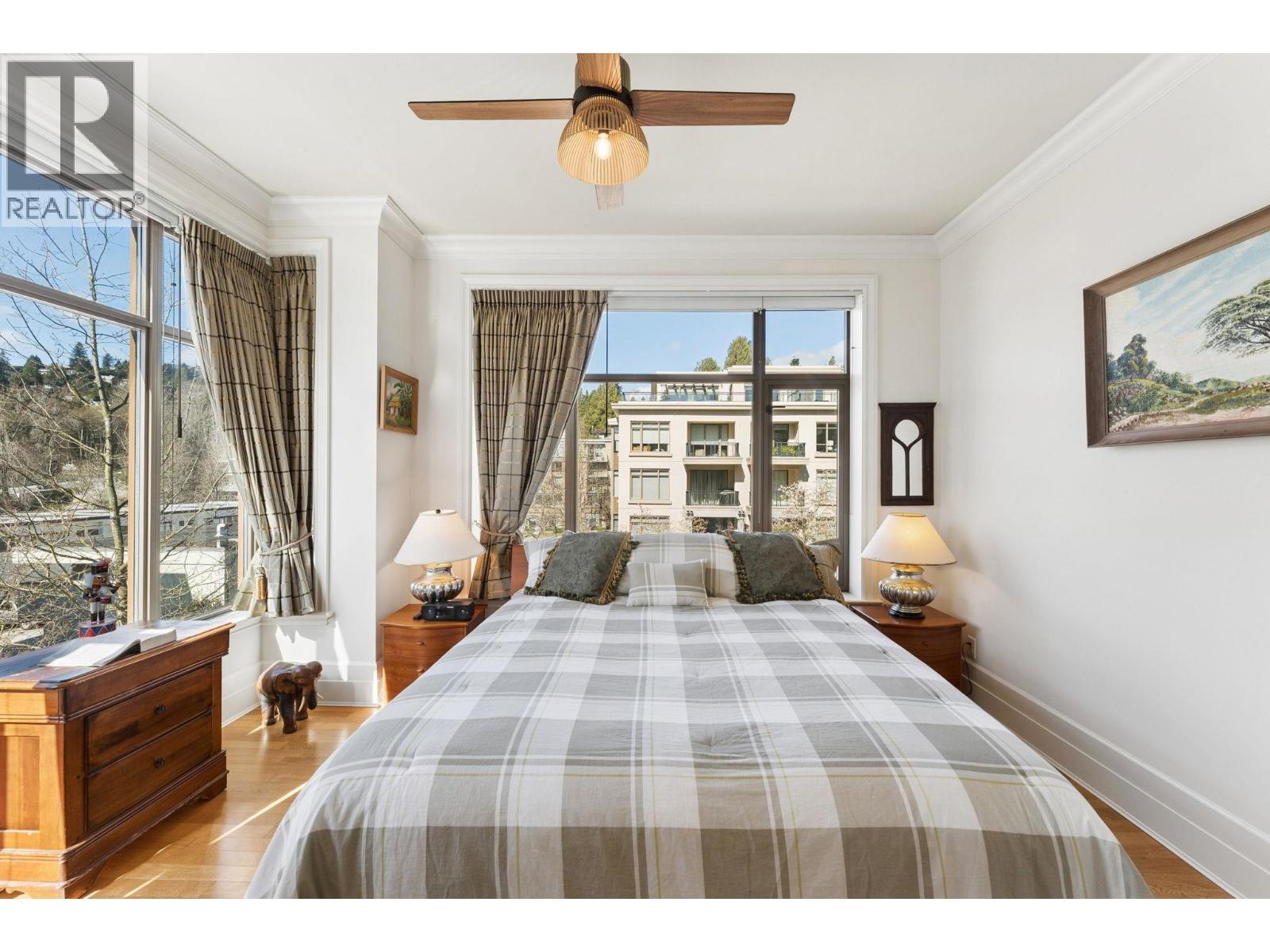 300 568 WATERS EDGE CRESCENT, West Vancouver