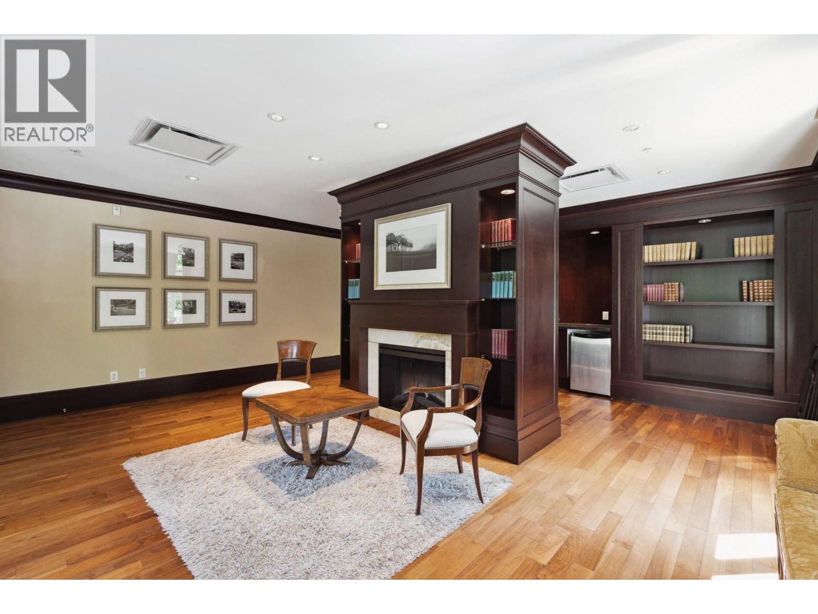 300 568 WATERS EDGE CRESCENT, West Vancouver