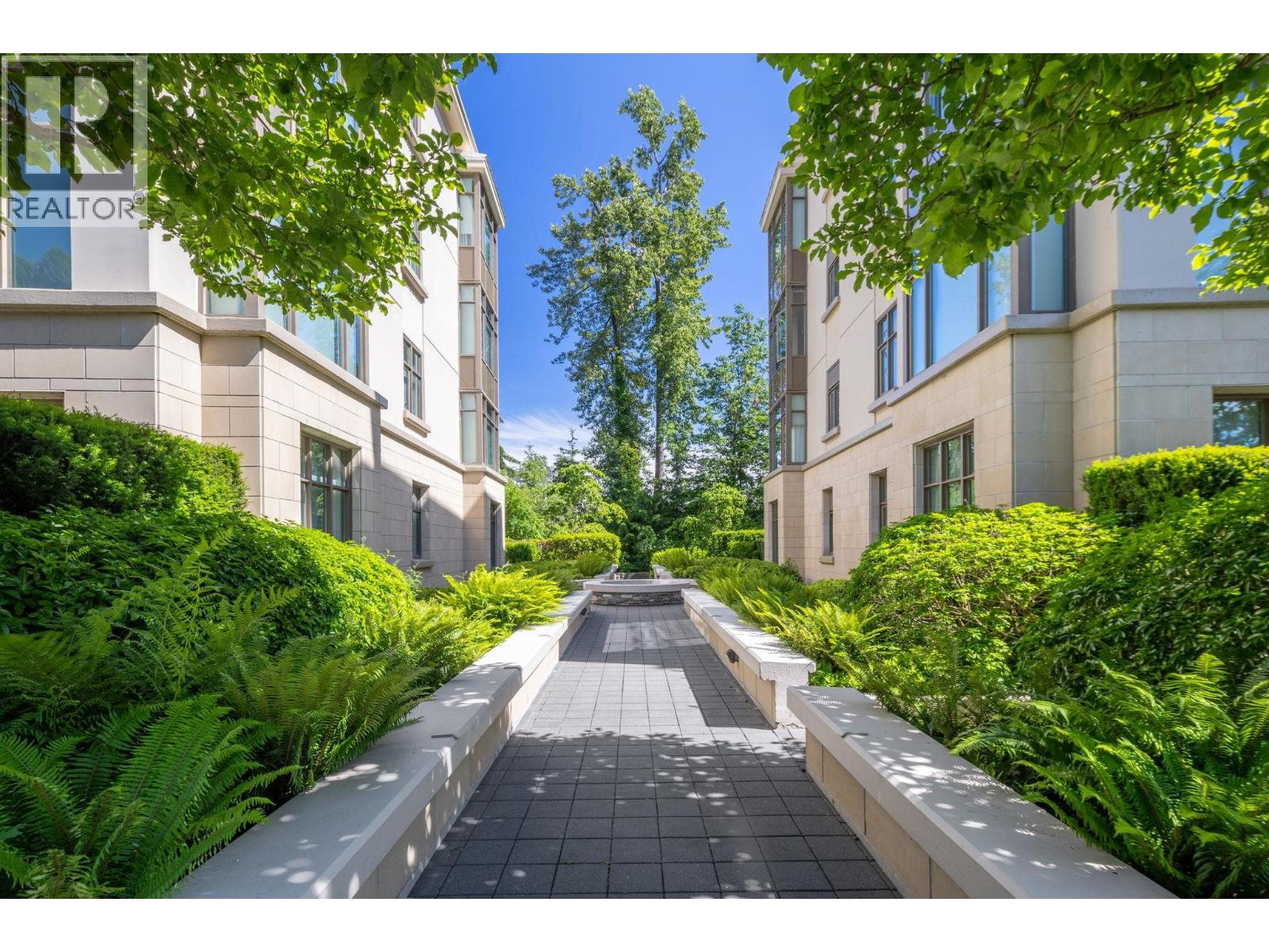 300 568 WATERS EDGE CRESCENT, West Vancouver