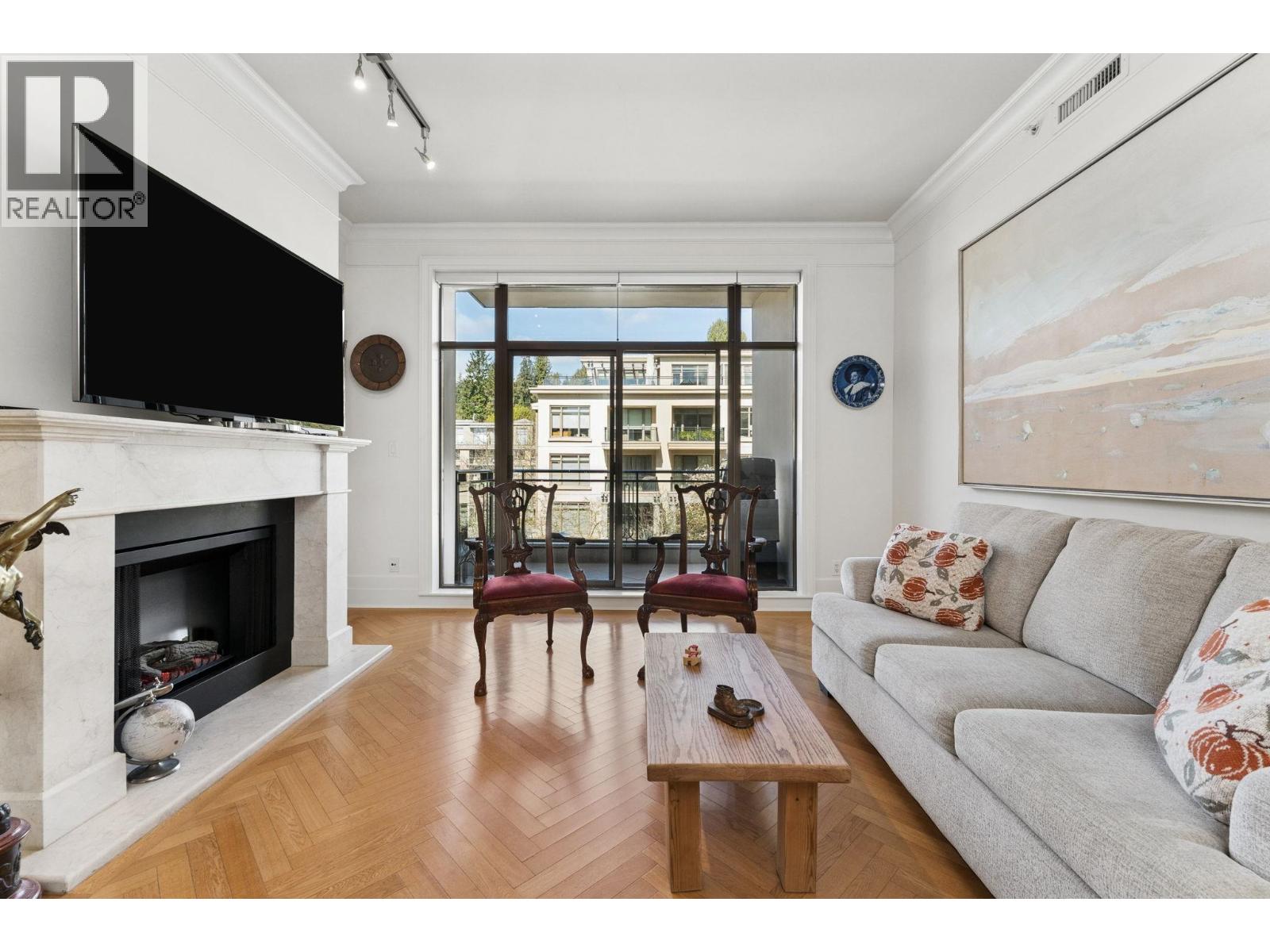 300 568 WATERS EDGE CRESCENT, West Vancouver