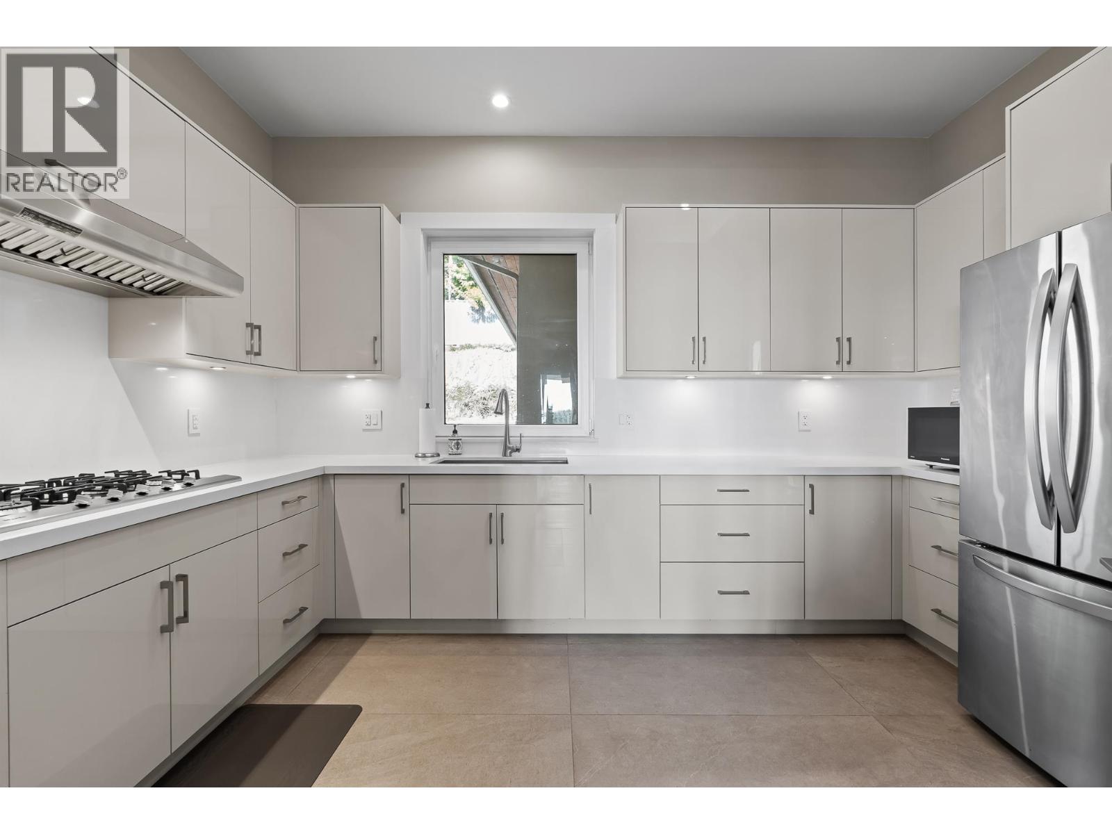 3185 BENBOW ROAD, West Vancouver