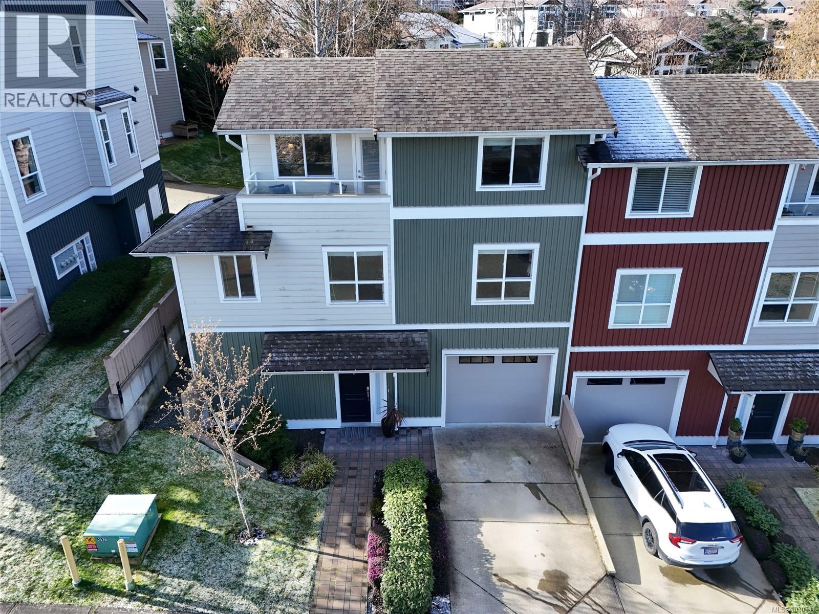 #2 6117 GLACIER WAY - 33