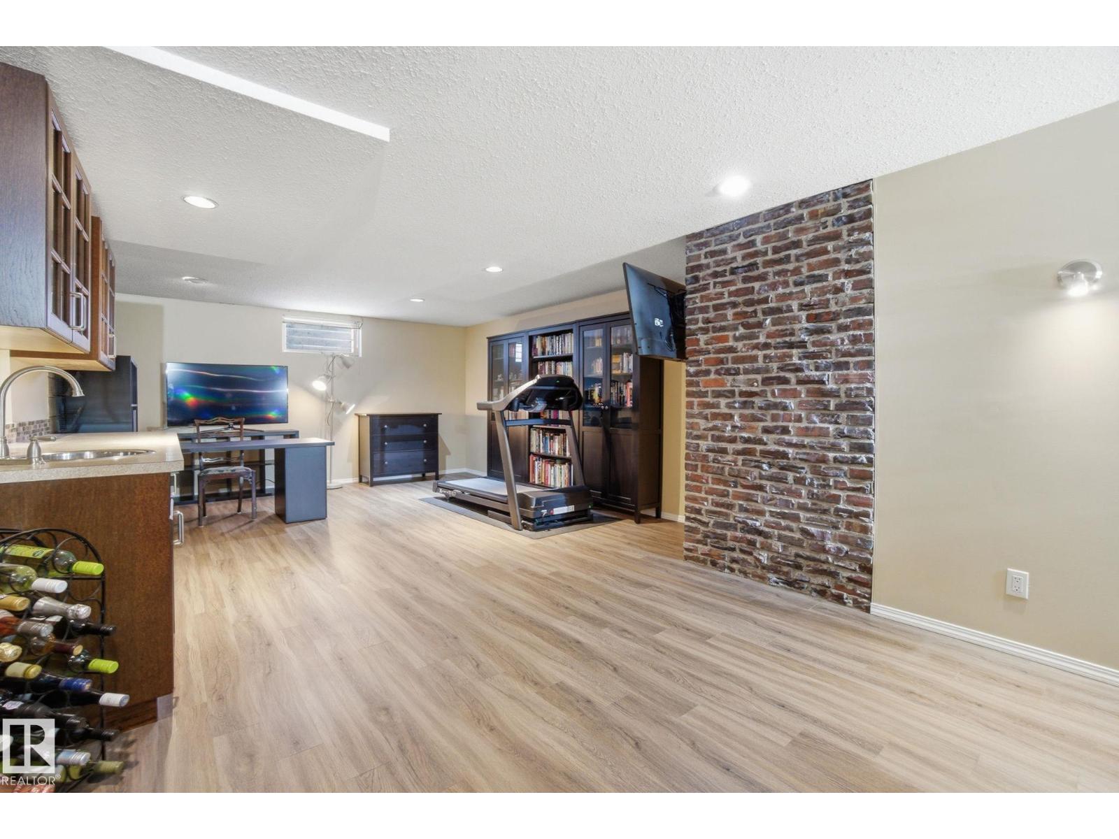 4808 122A ST NW, Edmonton