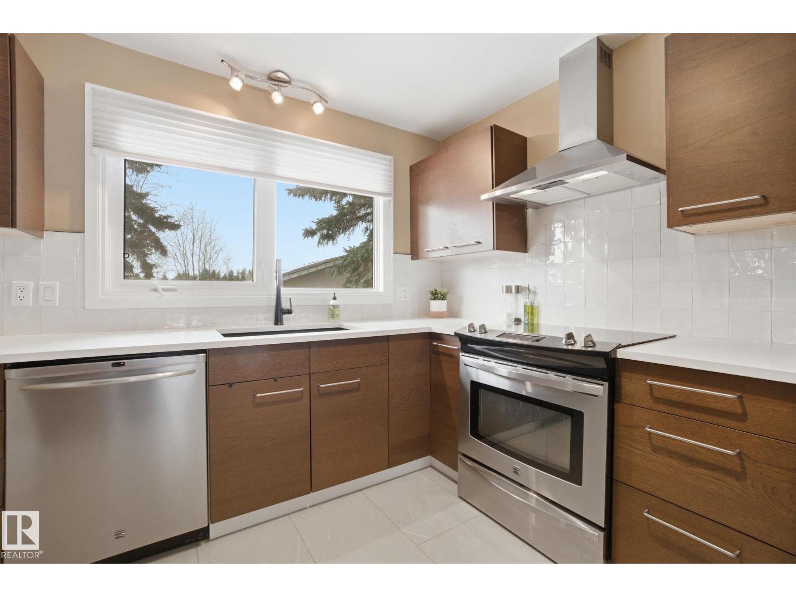 4808 122A ST NW, Edmonton