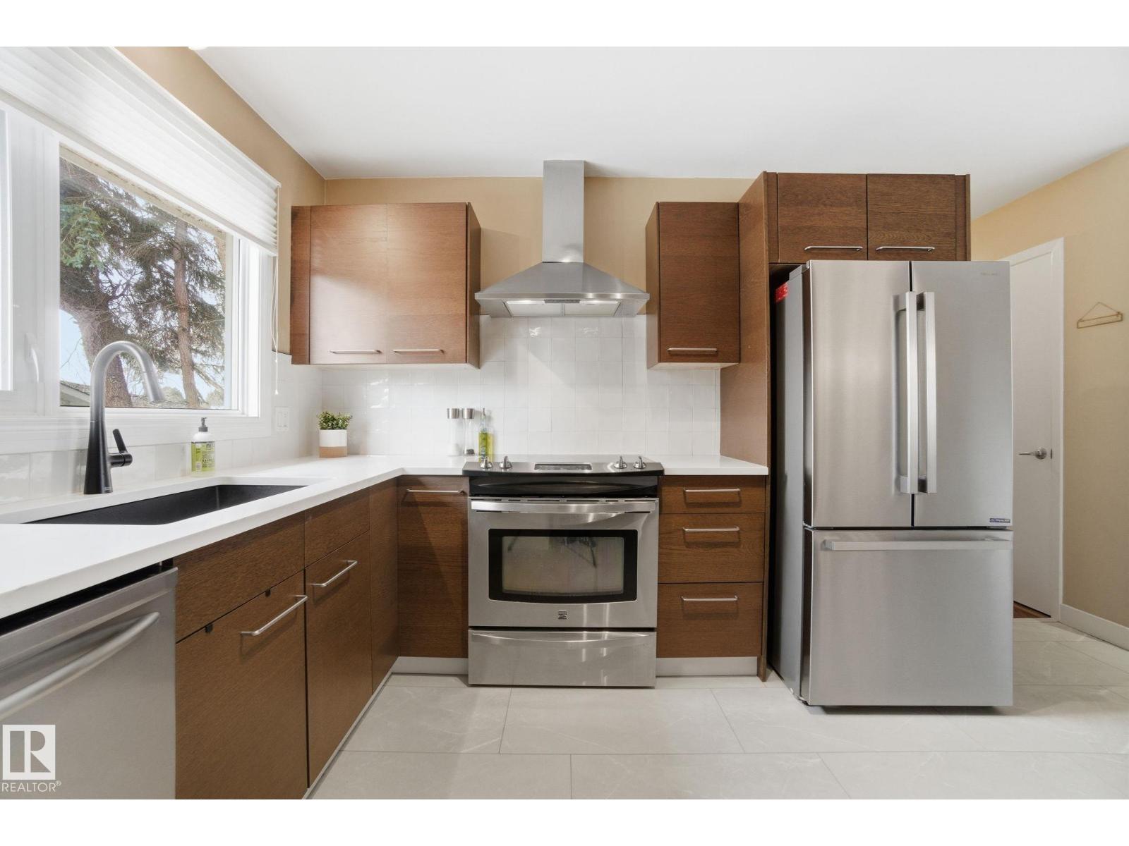 4808 122A ST NW, Edmonton