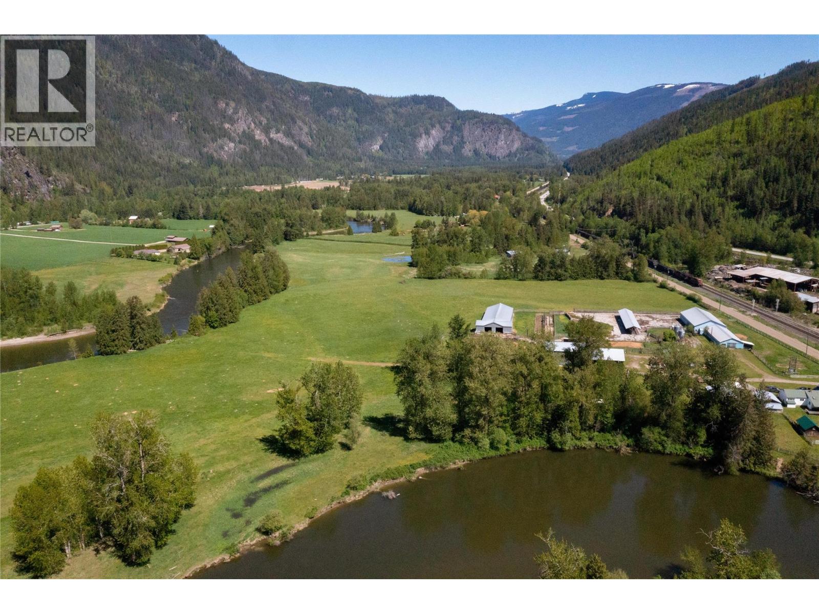 2169 Solsqua Road, Sicamous