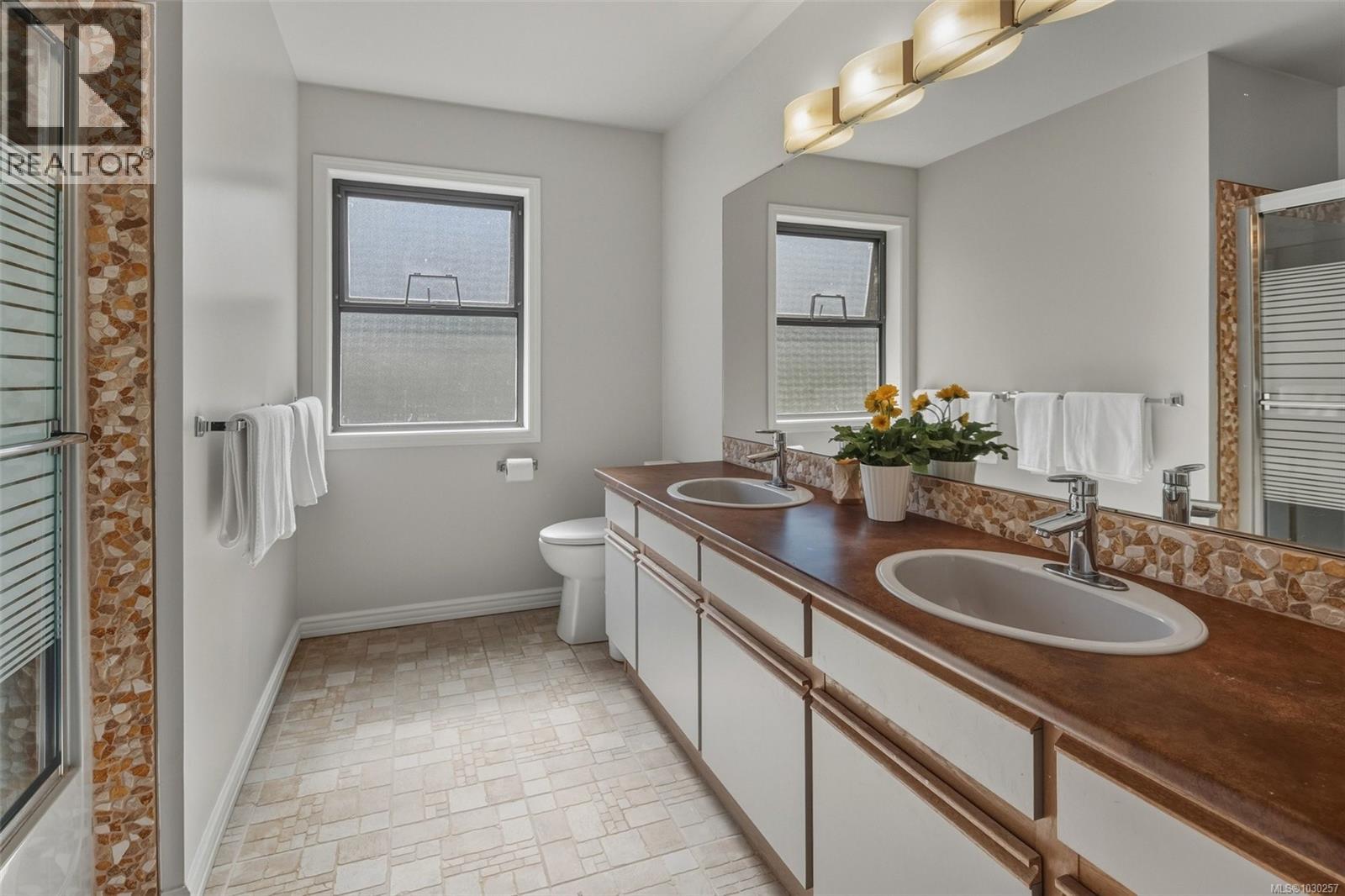  764 Westbury Road, Saanich