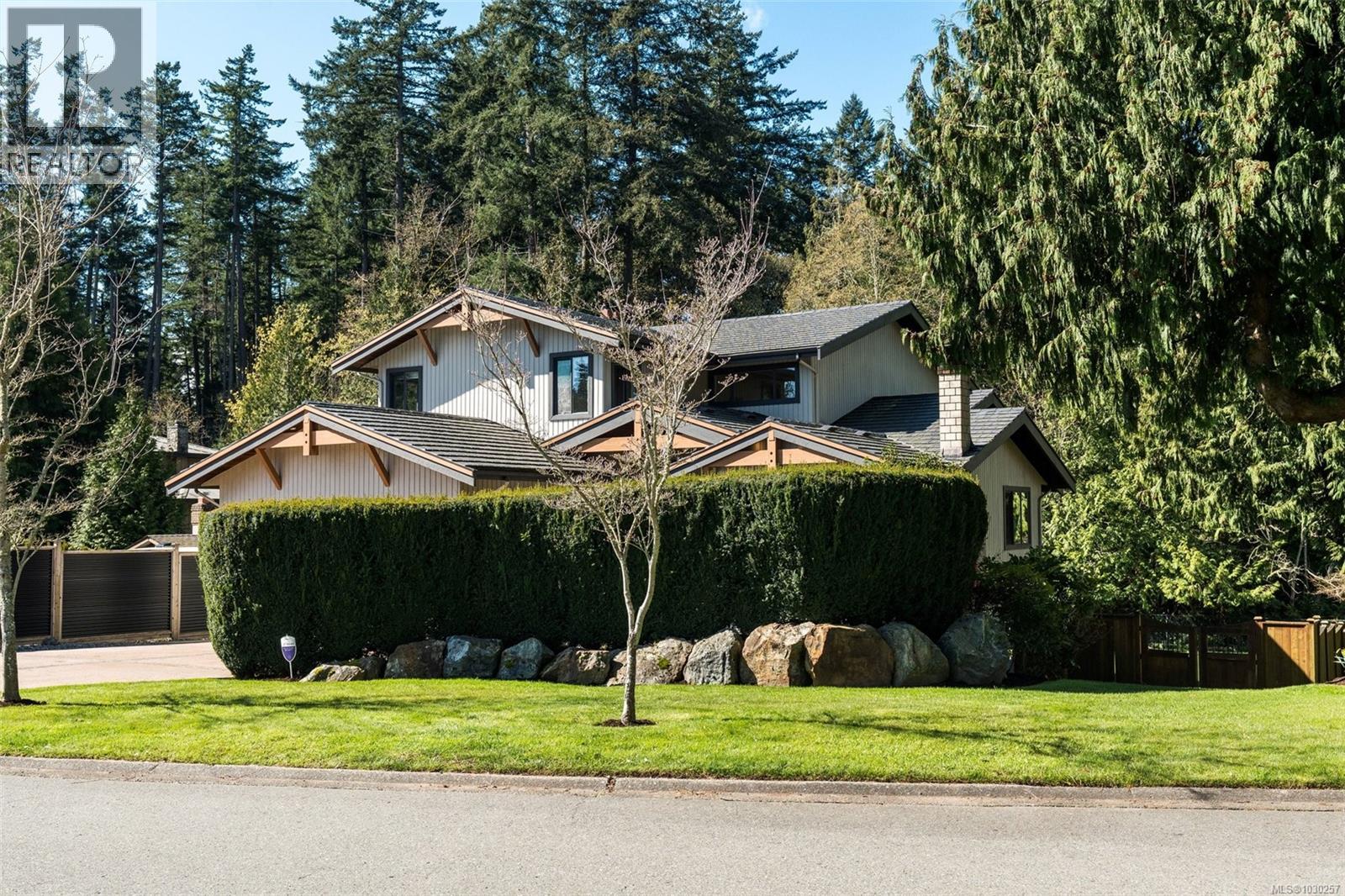 764 Westbury Road, Saanich
